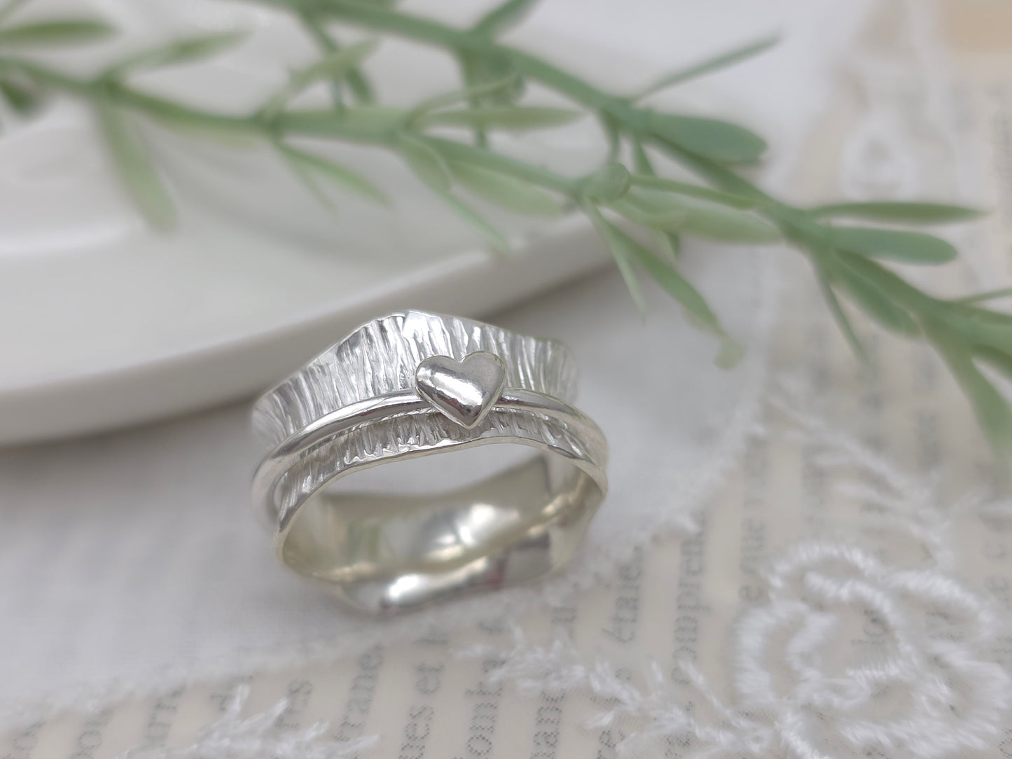 Sterling Heart Wavy Heart Spinner Ring