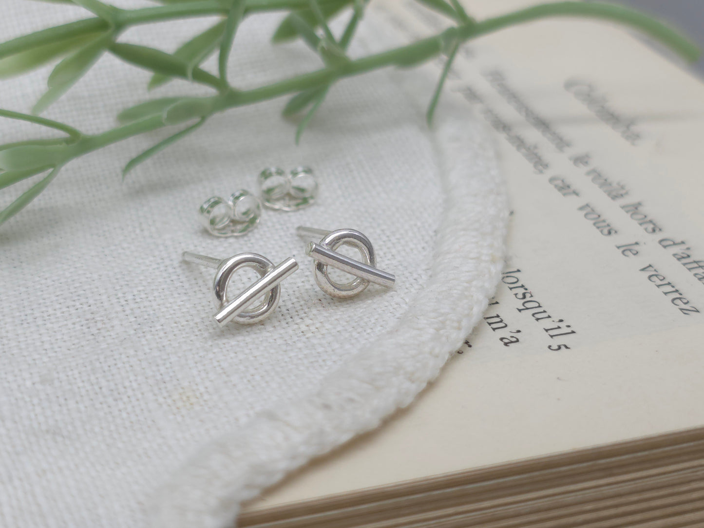 Sterling Silver Circle Bar Stud Earrings
