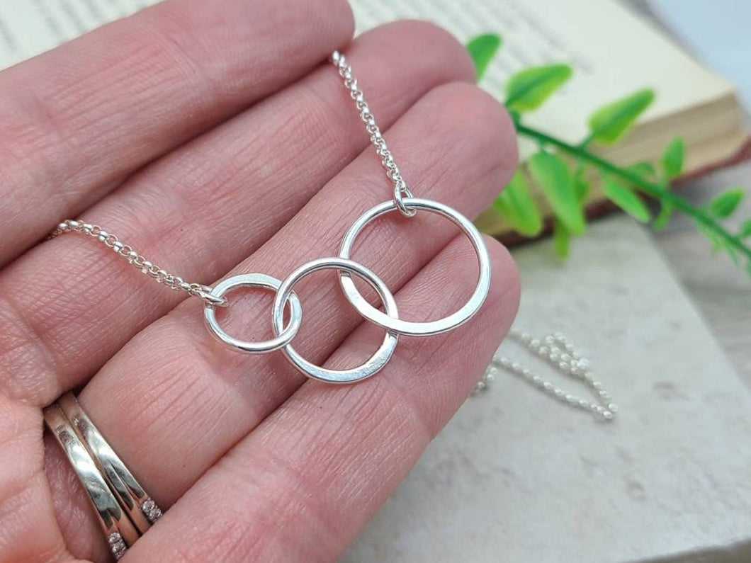 Three Ring Necklace / Minimalist Necklace / Circle Necklace