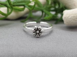 Sterling Silver Daisy Toe Ring