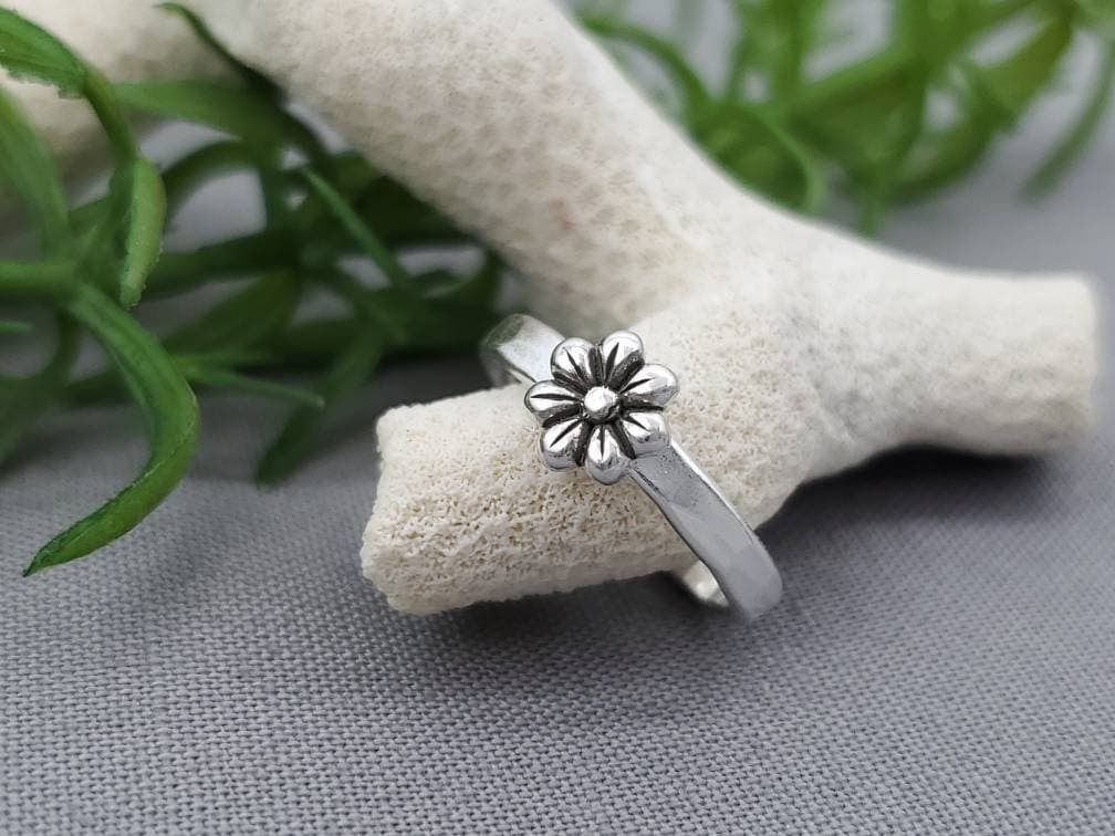 Sterling Silver Daisy Toe Ring