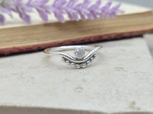 Load image into Gallery viewer, Sterling Silver Crown Ring / Chevron
